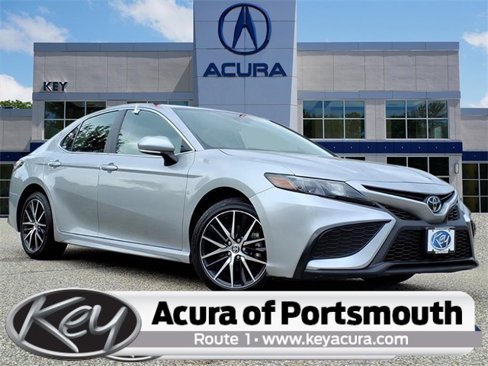 Used 2024 Toyota Camry SE image 1
