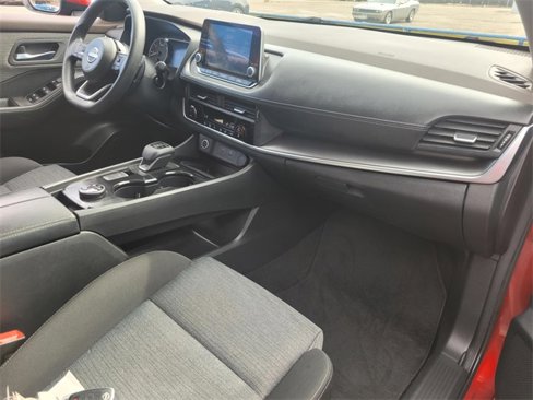 Used 2023 Nissan Rogue SV image 8