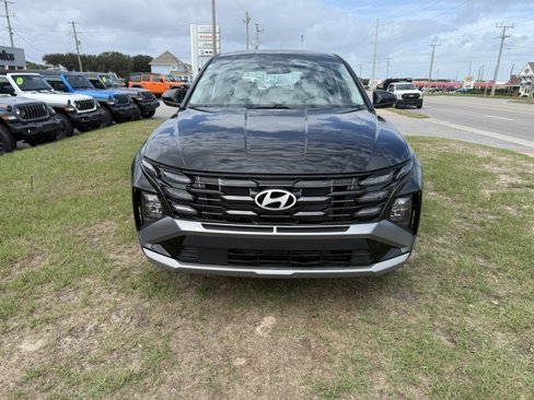 Used 2025 Hyundai Tucson SE image 2