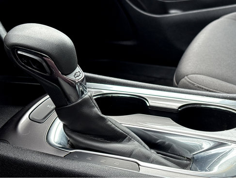 Used 2021 Chevrolet Malibu LT image 11