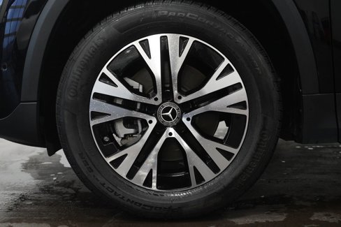 Certified 2025 Mercedes-Benz GLA 250 4MATIC image 11