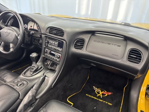 Used 2001 Chevrolet Corvette Coupe w/ Preferred Equipment Group2 image 11