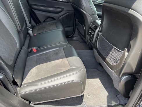 Used 2023 Jeep Grand Cherokee Altitude image 20