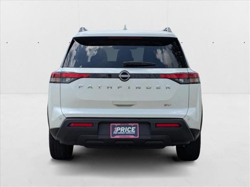 Used 2024 Nissan Pathfinder SV image 7