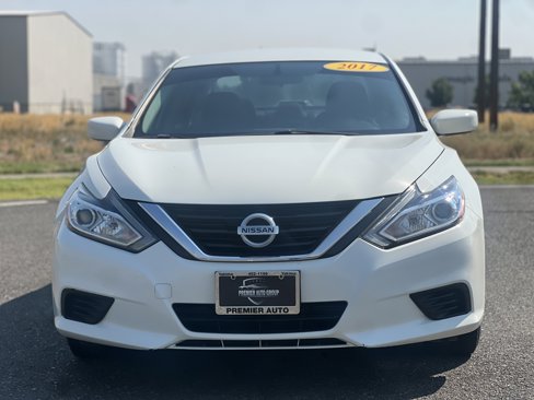 Used 2017 Nissan Altima 2.5 S w/ Power Driver Seat Package image 2