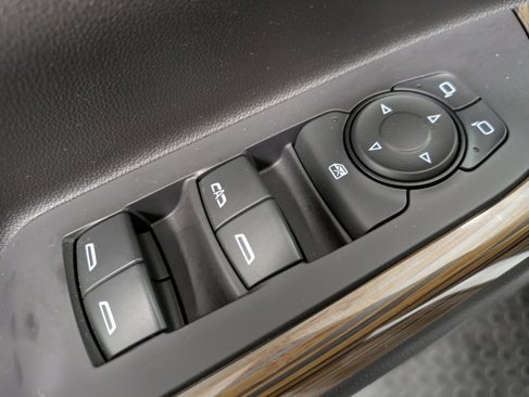 Used 2022 GMC Acadia SLE w/ Driver Convenience Package image 9