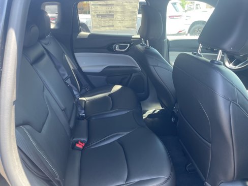New 2025 Jeep Compass Limited image 9