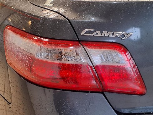 Used 2008 Toyota Camry XLE w/ Leather Pkg image 21