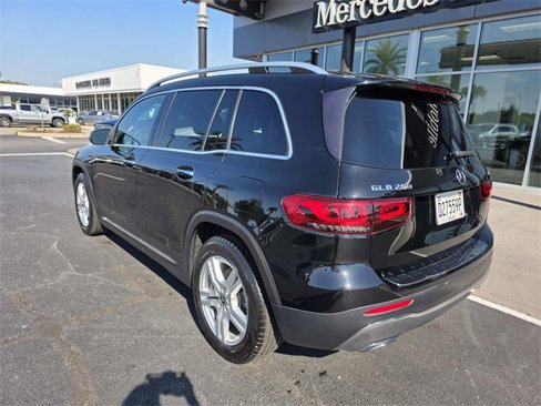 Certified 2020 Mercedes-Benz GLB 250 4MATIC w/ Premium Package image 8