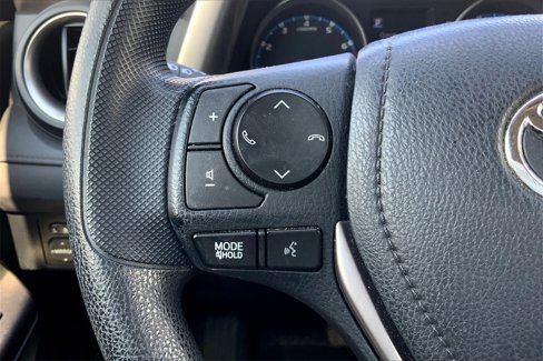 Used 2018 Toyota RAV4 LE image 19