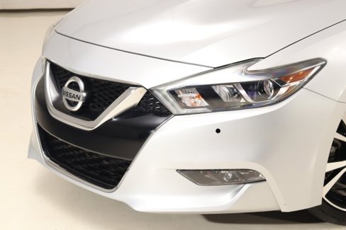 Used 2018 Nissan Maxima Platinum image 3