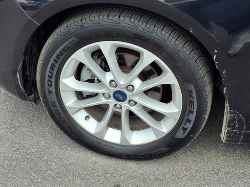 Used 2020 Ford Fusion SE image 25