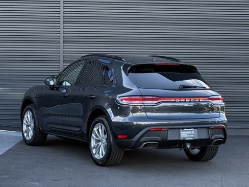 Certified 2025 Porsche Macan image 3