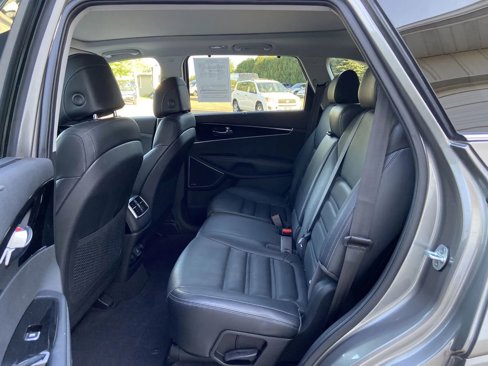 Used 2017 Kia Sorento SX image 23