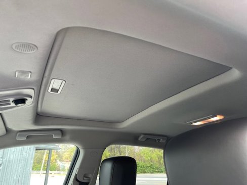 Used 2017 Chevrolet Equinox Premier image 13