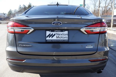 Used 2020 Ford Fusion SE image 5
