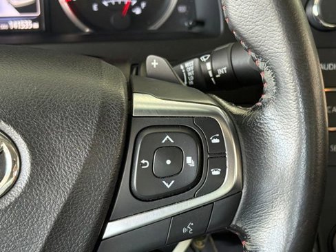 Used 2016 Toyota Camry SE image 19