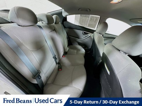 Used 2016 Hyundai Elantra SE image 25