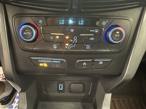 Used 2017 Ford Escape SE image 24
