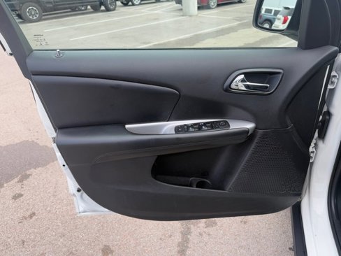 Used 2017 Dodge Journey SE image 6