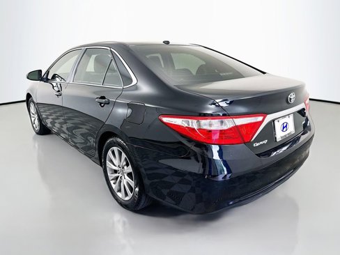 Used 2017 Toyota Camry XLE image 7