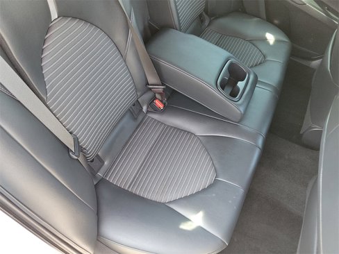 Used 2019 Toyota Camry L image 18