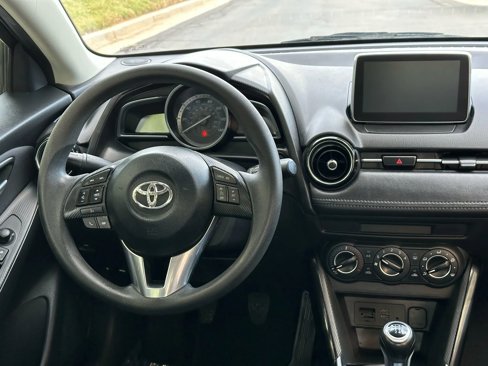 Used 2017 Toyota Yaris iA image 27