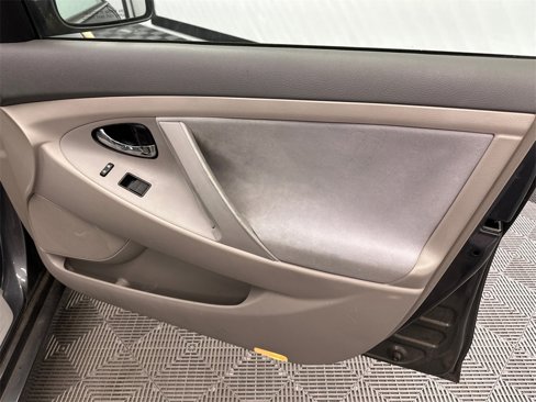 Used 2009 Toyota Camry LE image 15