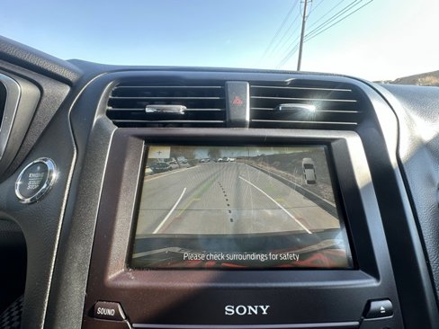 Used 2018 Ford Fusion Titanium image 23