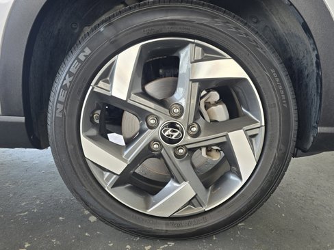 Used 2024 Hyundai Venue SE image 34