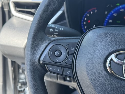 Used 2022 Toyota Corolla LE image 19