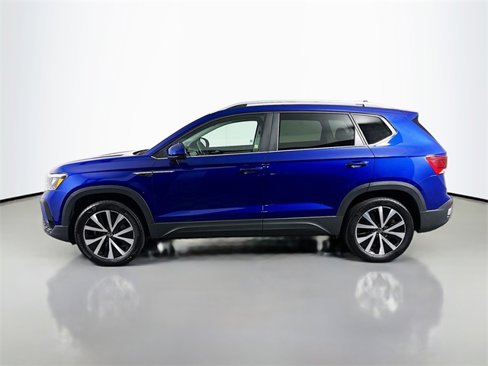 Used 2022 Volkswagen Taos SE image 4