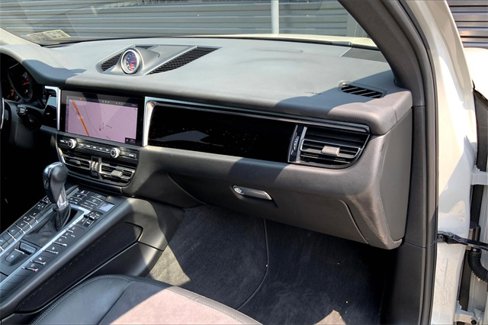 Certified 2020 Porsche Macan image 22