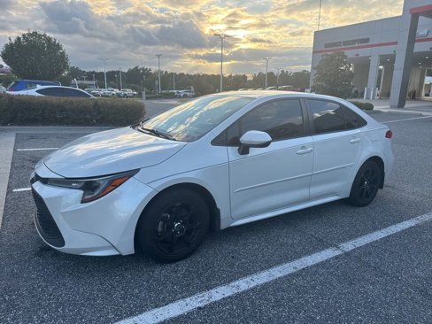 Used 2020 Toyota Corolla LE image 2