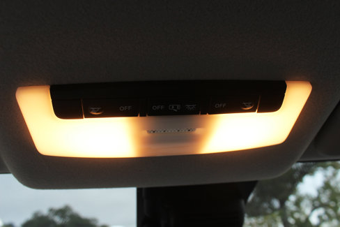 Used 2023 Nissan Versa SV w/ Trunk Package image 27