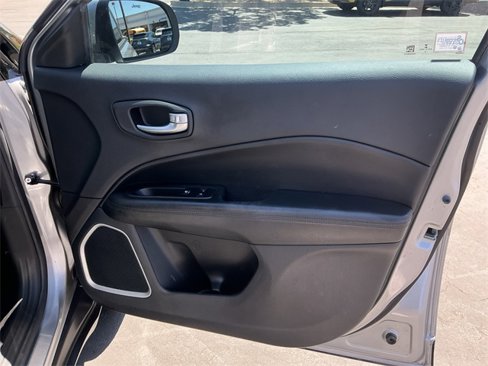 Used 2021 Jeep Compass Latitude image 22