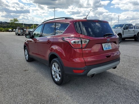 Used 2017 Ford Escape SE w/ Equipment Group 201A image 6