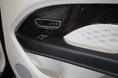 Used 2023 Bentley Bentayga Extended Wheelbase image 60
