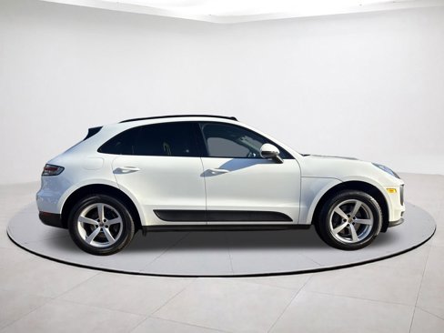 Used 2019 Porsche Macan image 8
