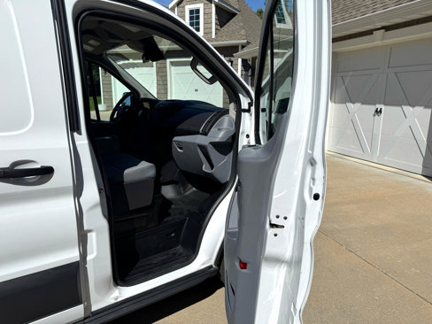 Used 2018 Ford Transit 250 148 Low Roof image 14