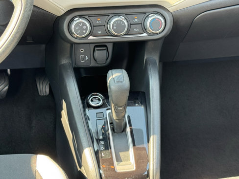 Used 2022 Nissan Versa SV image 21