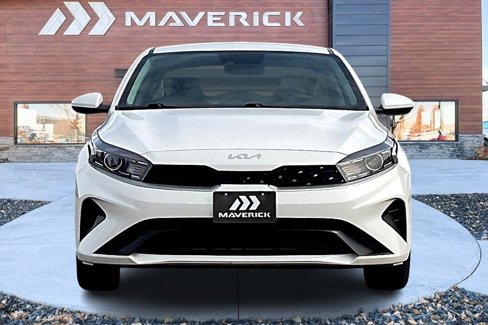 Used 2023 Kia Forte LXS image 2