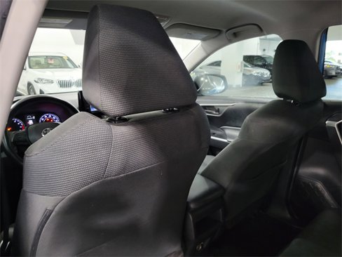 Used 2020 Toyota RAV4 LE image 26
