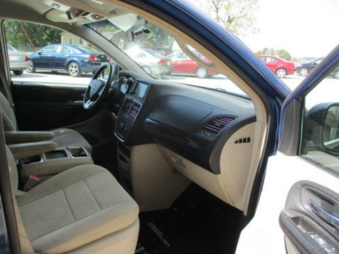 Used 2011 Dodge Grand Caravan Crew w/ Entertainment Group 1 image 19