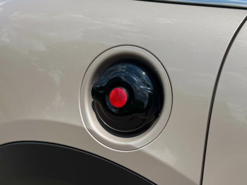 Used 2022 MINI Cooper S w/ Premium Package image 78