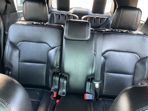 Used 2017 Ford Explorer XLT w/ Equipment Group 202A image 17
