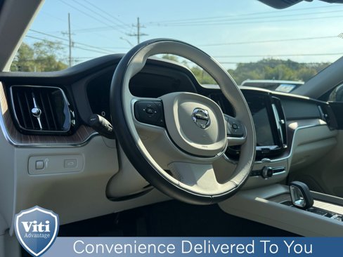 Certified 2022 Volvo XC60 B5 Momentum w/ Advanced Package image 17