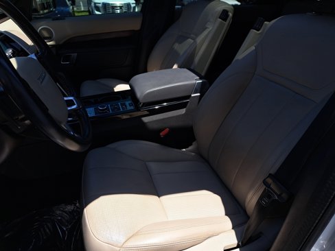 Used 2020 Land Rover Discovery HSE image 22