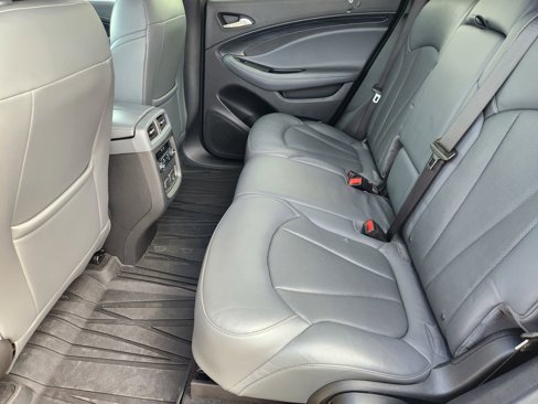 Used 2020 Buick Envision Essence image 33