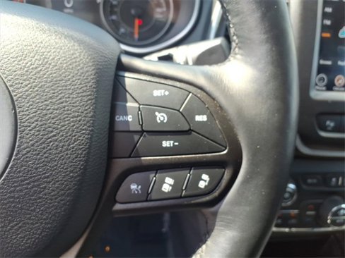 Used 2019 Jeep Cherokee Trailhawk image 21